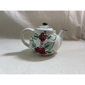 Christmas Holly And Berries Tea Pot Ceramic Seasonal Holiday‎ Decor Tea Time